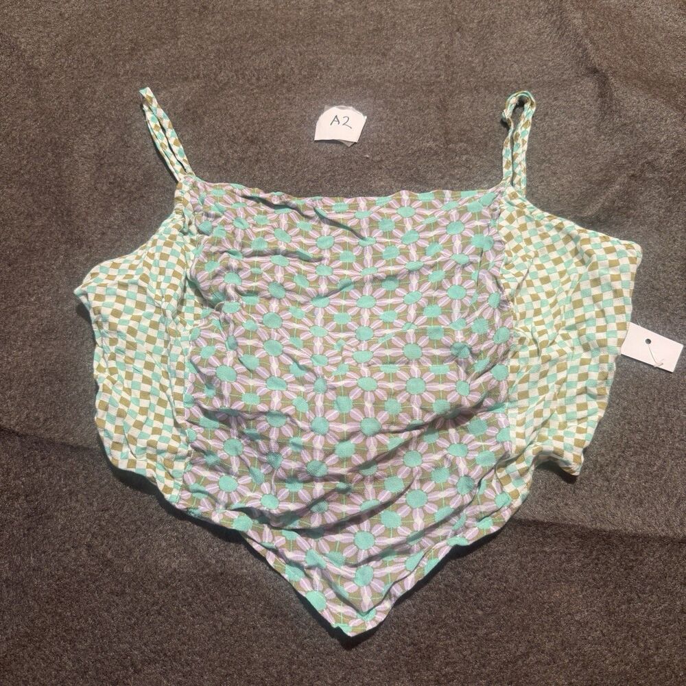 SO Womens Cropped Tank Top L Large Green Blue Summer Lightweight NWOT New